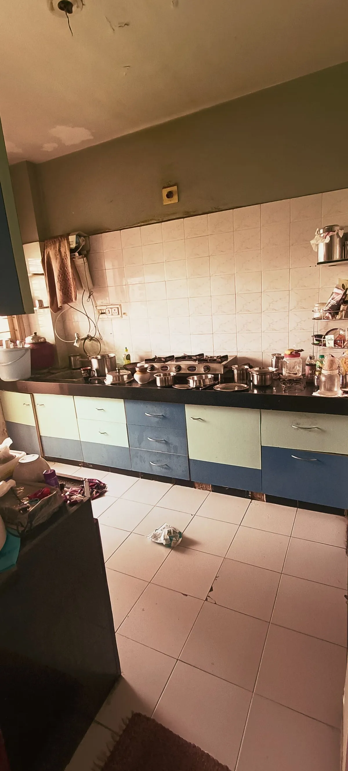 Fully furnished Flat for Sale in Sugam Apartment, Satellite, Ahmedabad