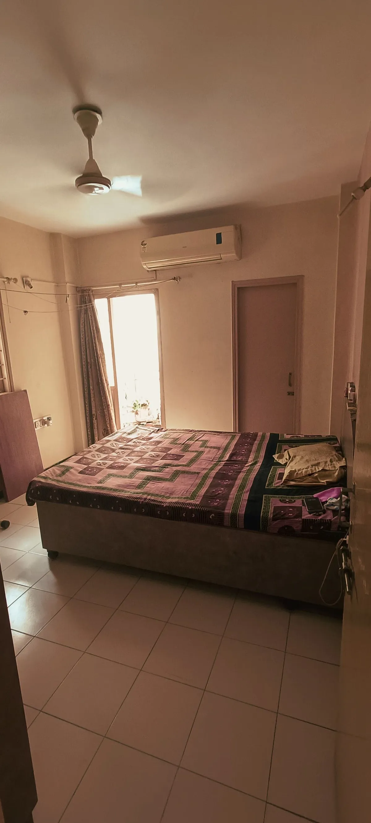 Fully furnished Flat for Sale in Sugam Apartment, Satellite, Ahmedabad