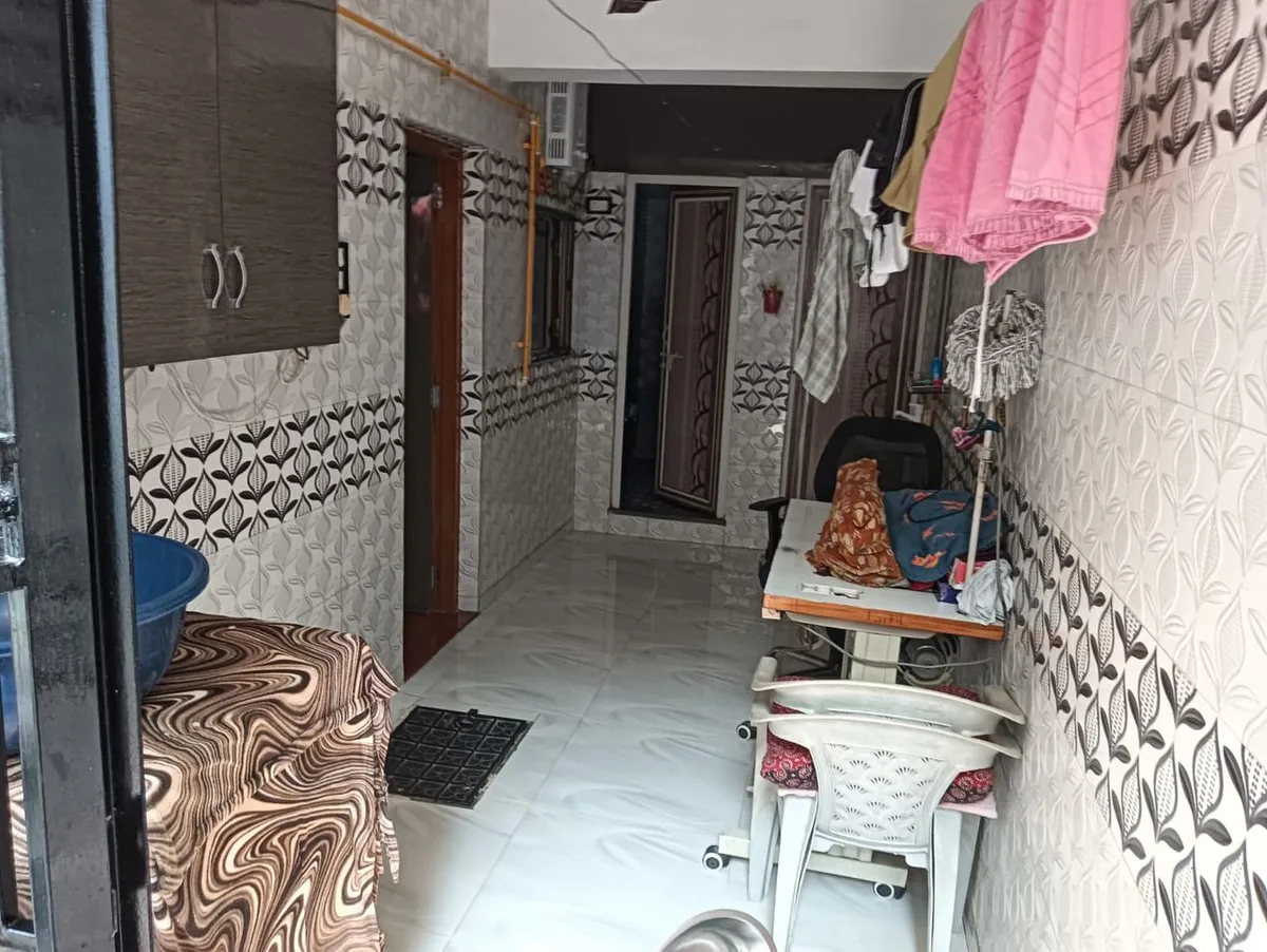 J K Park Tenement - Photo 1