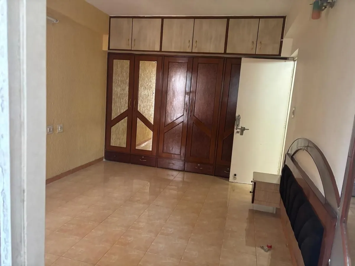 Flat for Sale in Iscon Park, Satellite, Ahmedabad
