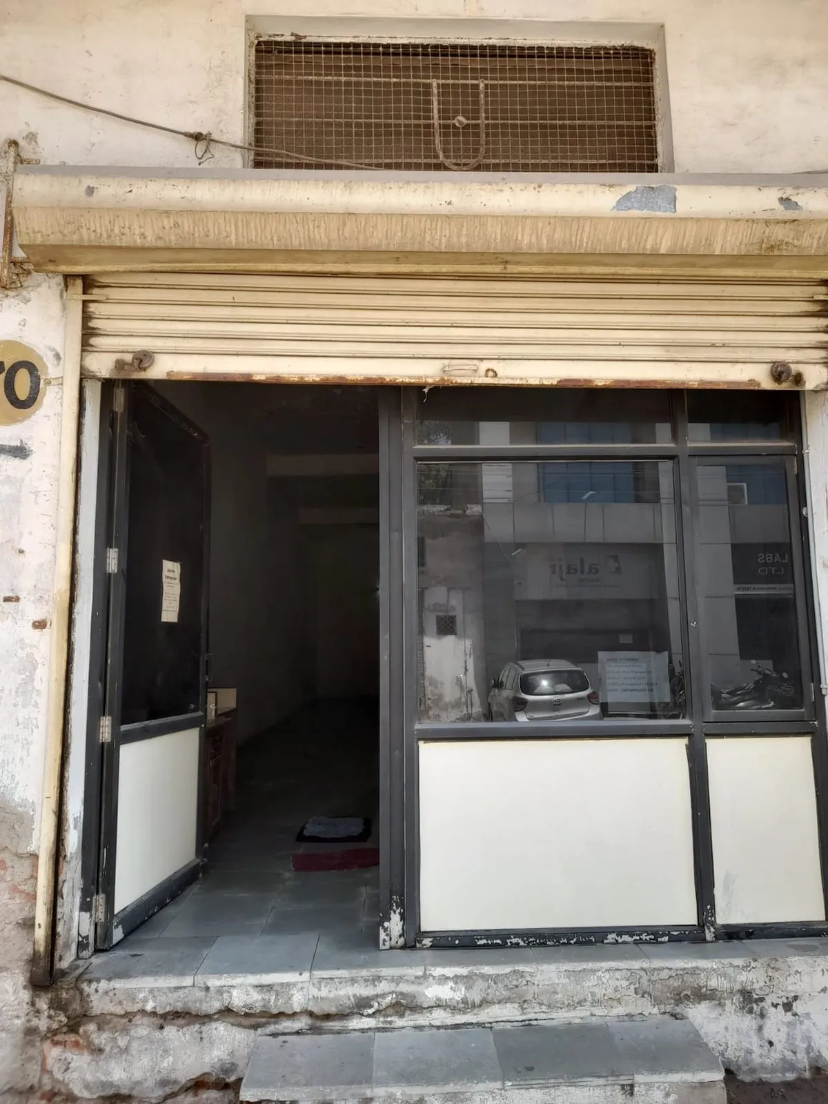 Shop for Sale in Sahjanand Estate, Sarkhej, Ahmedabad