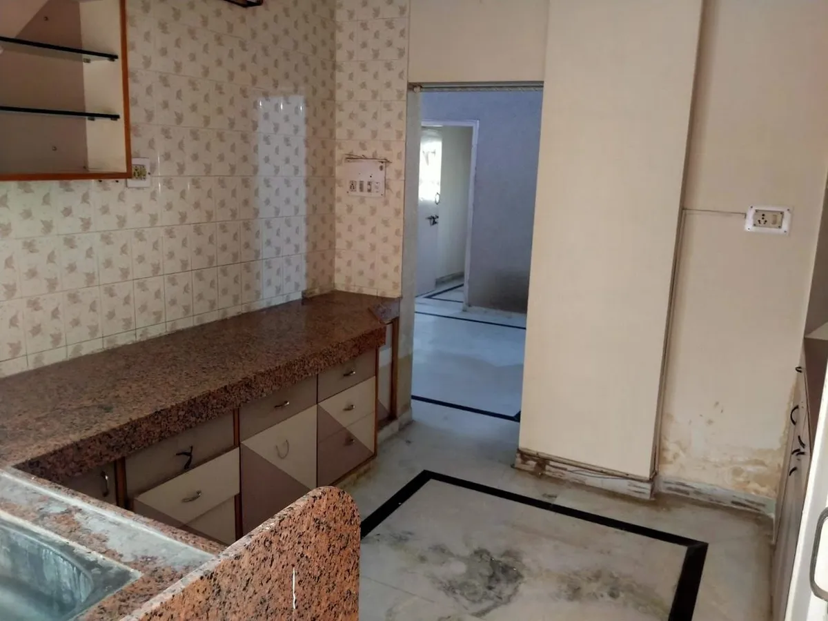 Flat for Sale in Krishna Tower, Satellite, Ahmedabad