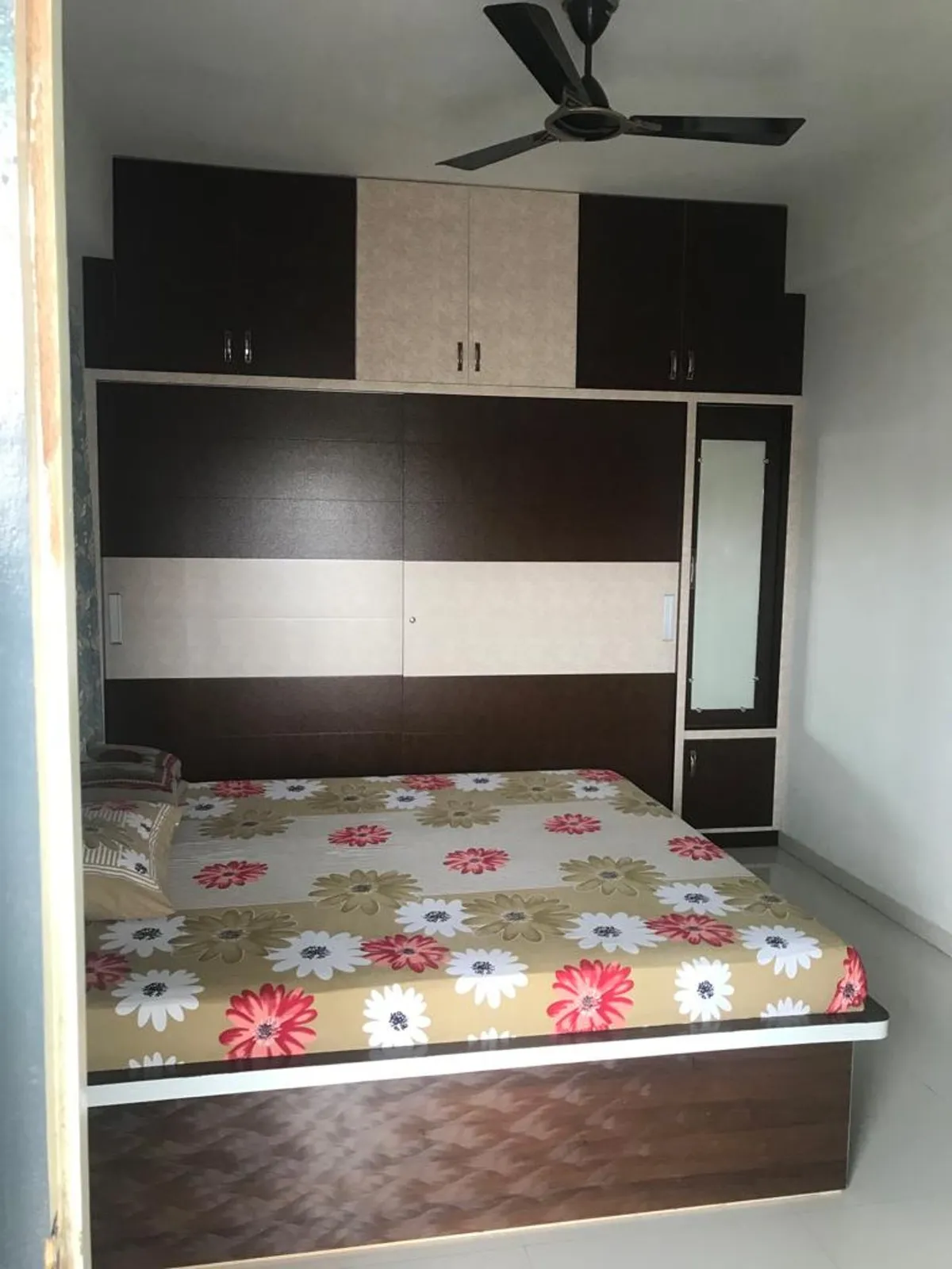 Flat for Sale in Silver Pearl, Chanakyapuri, Ahmedabad