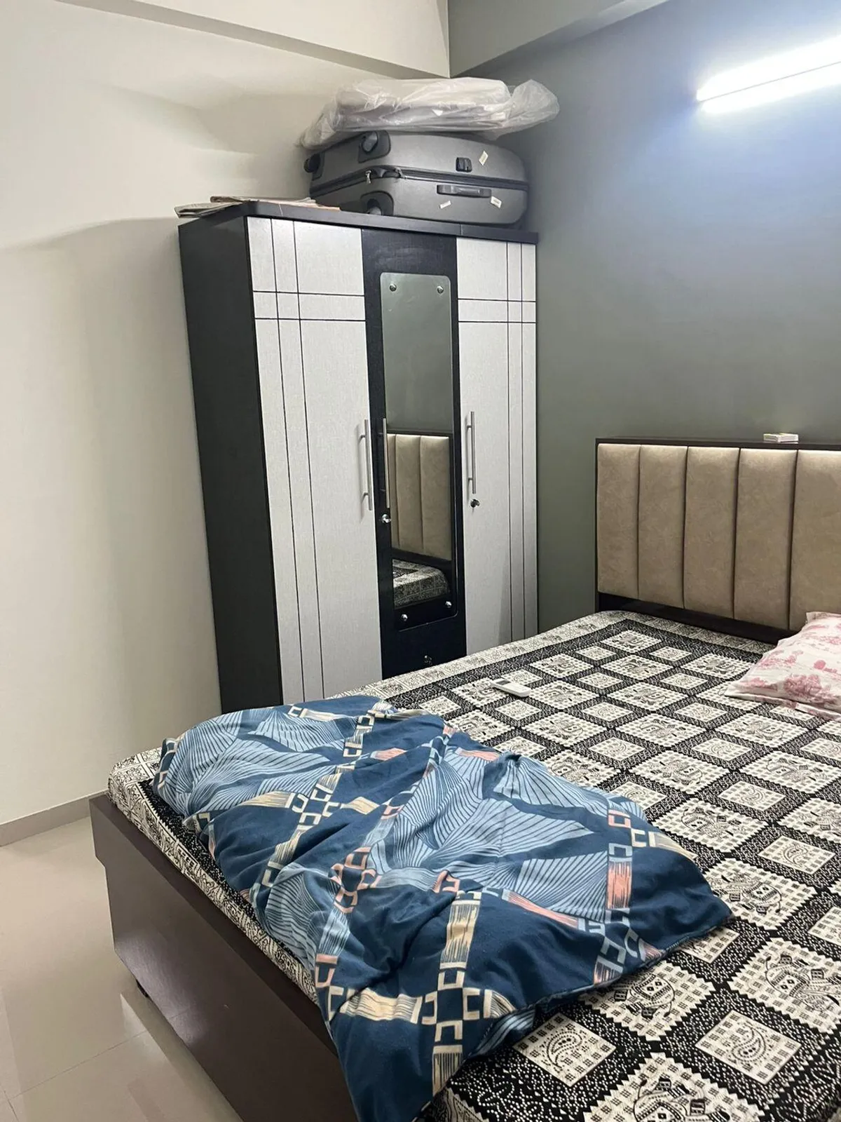 Fully furnished Flat for Sale in Adani Aangan, Adani Shantigram, Ahmedabad
