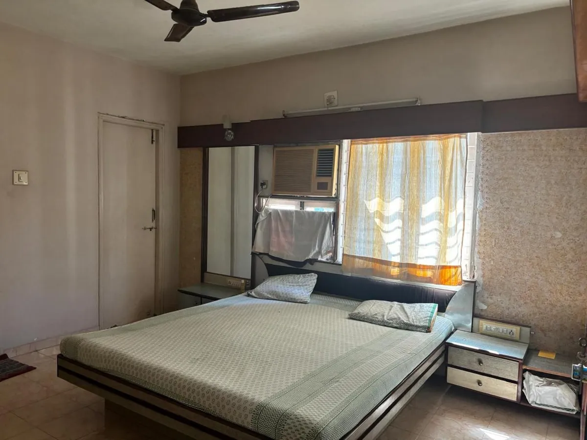 Flat for Sale in Iscon Park, Satellite, Ahmedabad