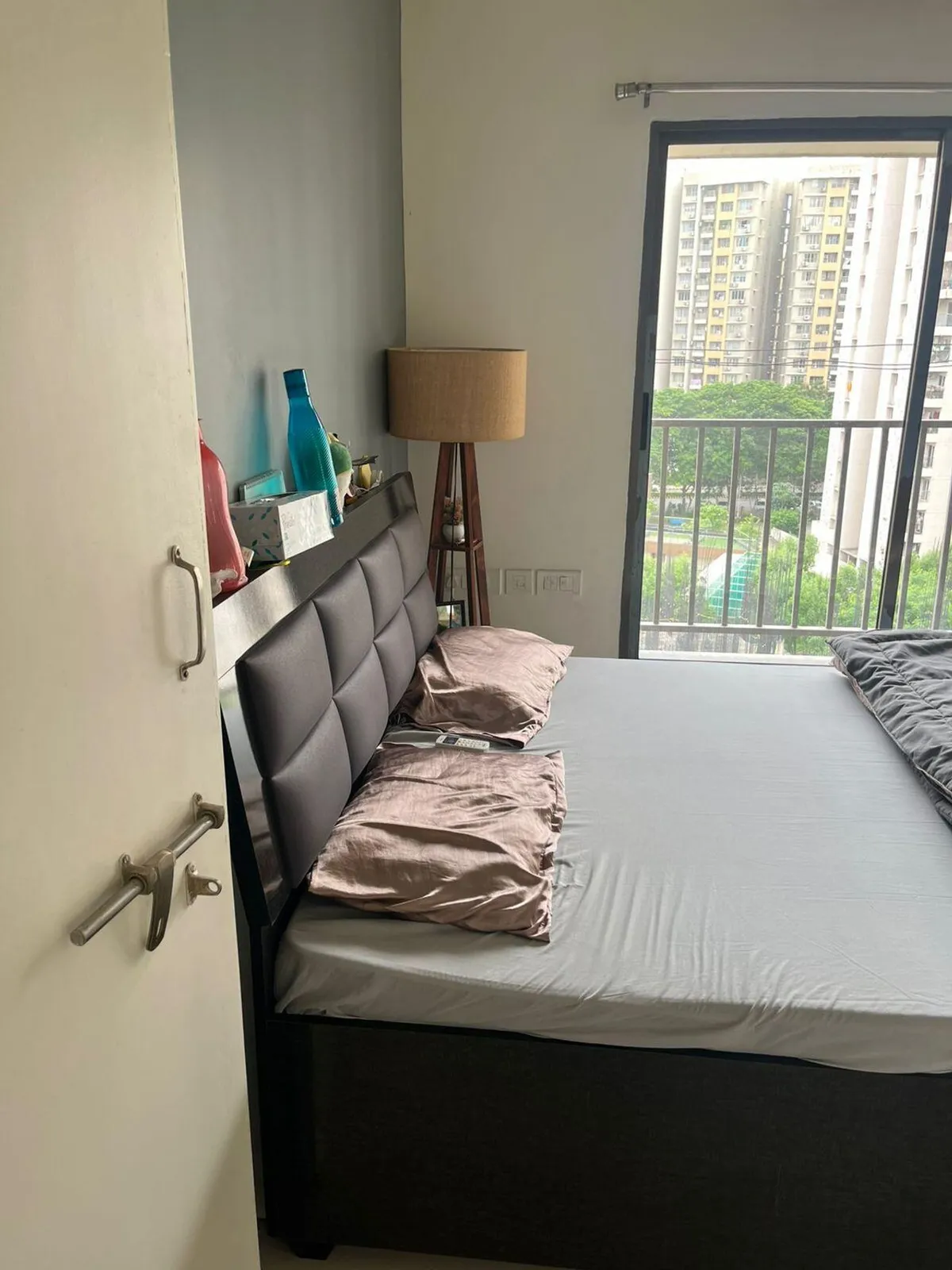 Fully furnished Flat for Sale in Adani Aangan, Adani Shantigram, Ahmedabad