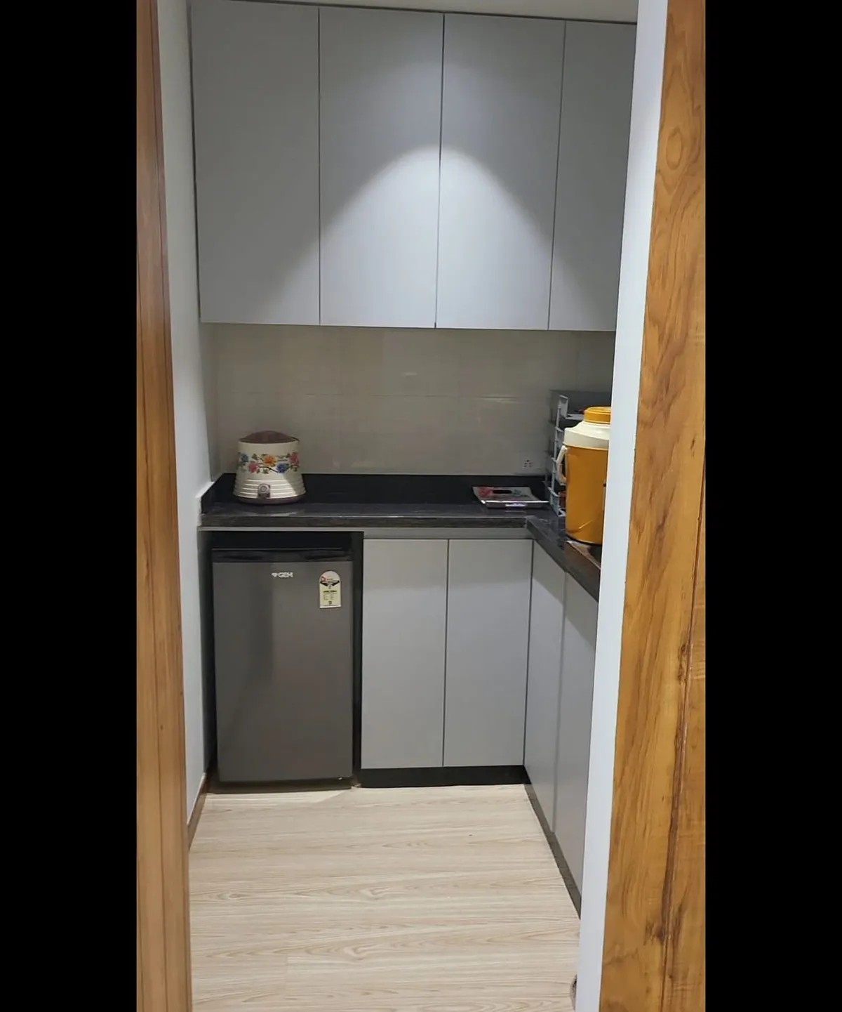 Fully furnished Office for Sale in Ratnanjali Square, Jodhpur, Ahmedabad