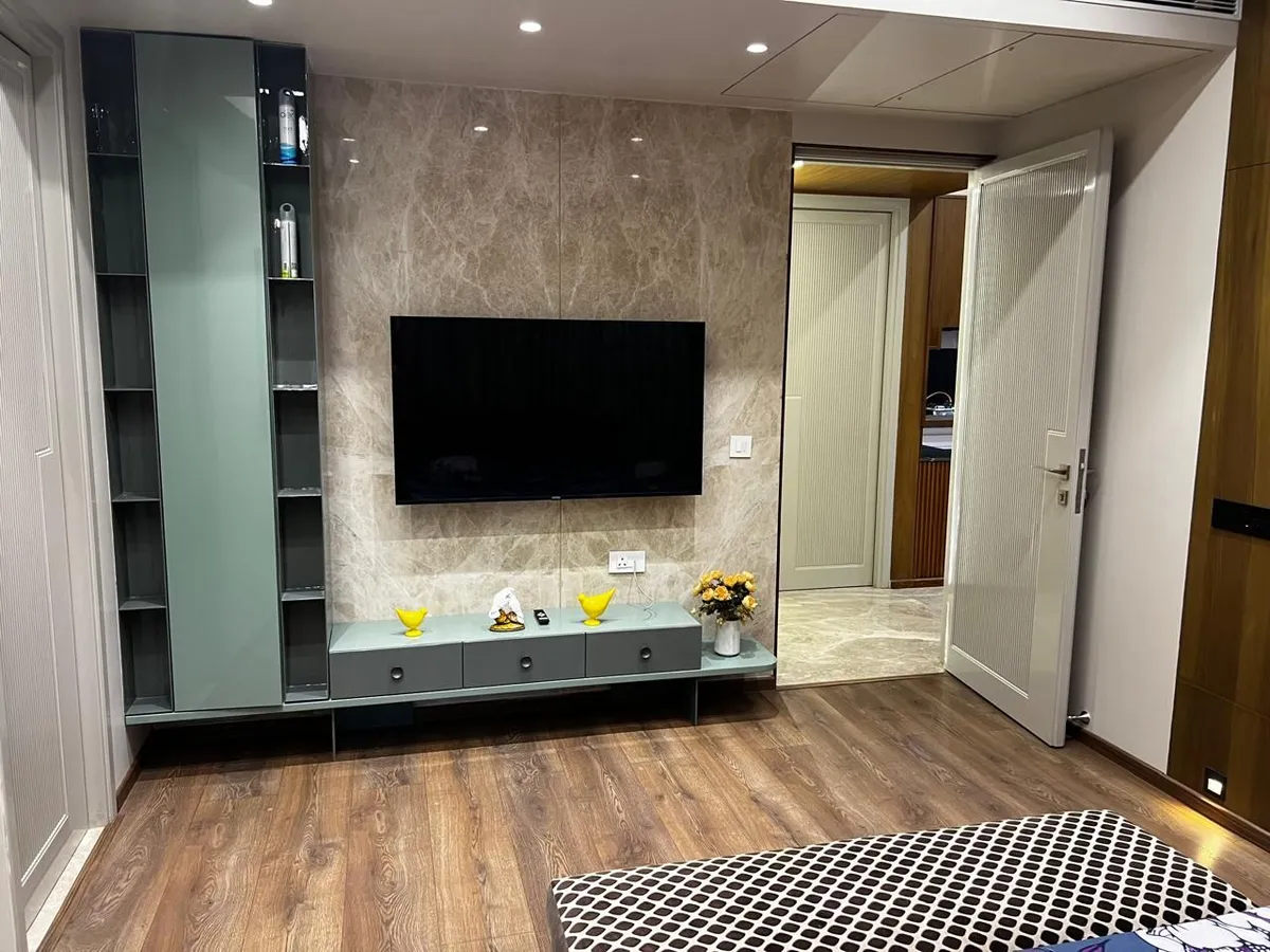 Fully furnished Flat for Sale in Swati Crimson, Thaltej, Ahmedabad