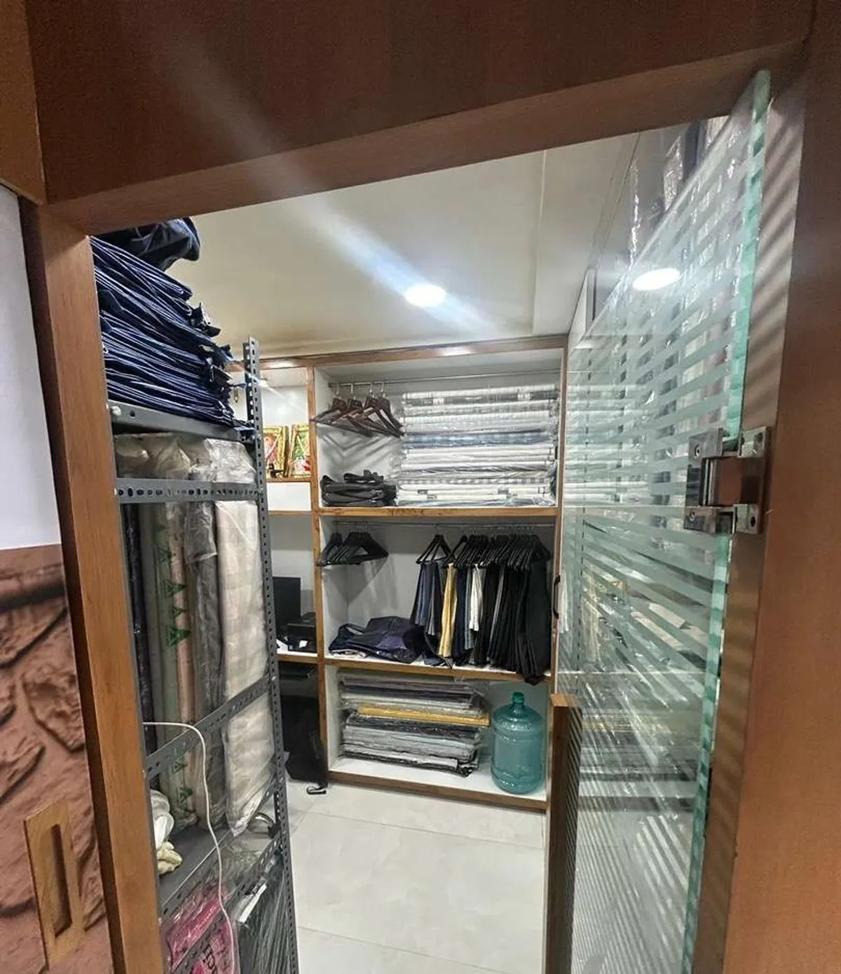 Fully furnished Showroom for Sale in Mohini Tower, Bodakdev, Ahmedabad