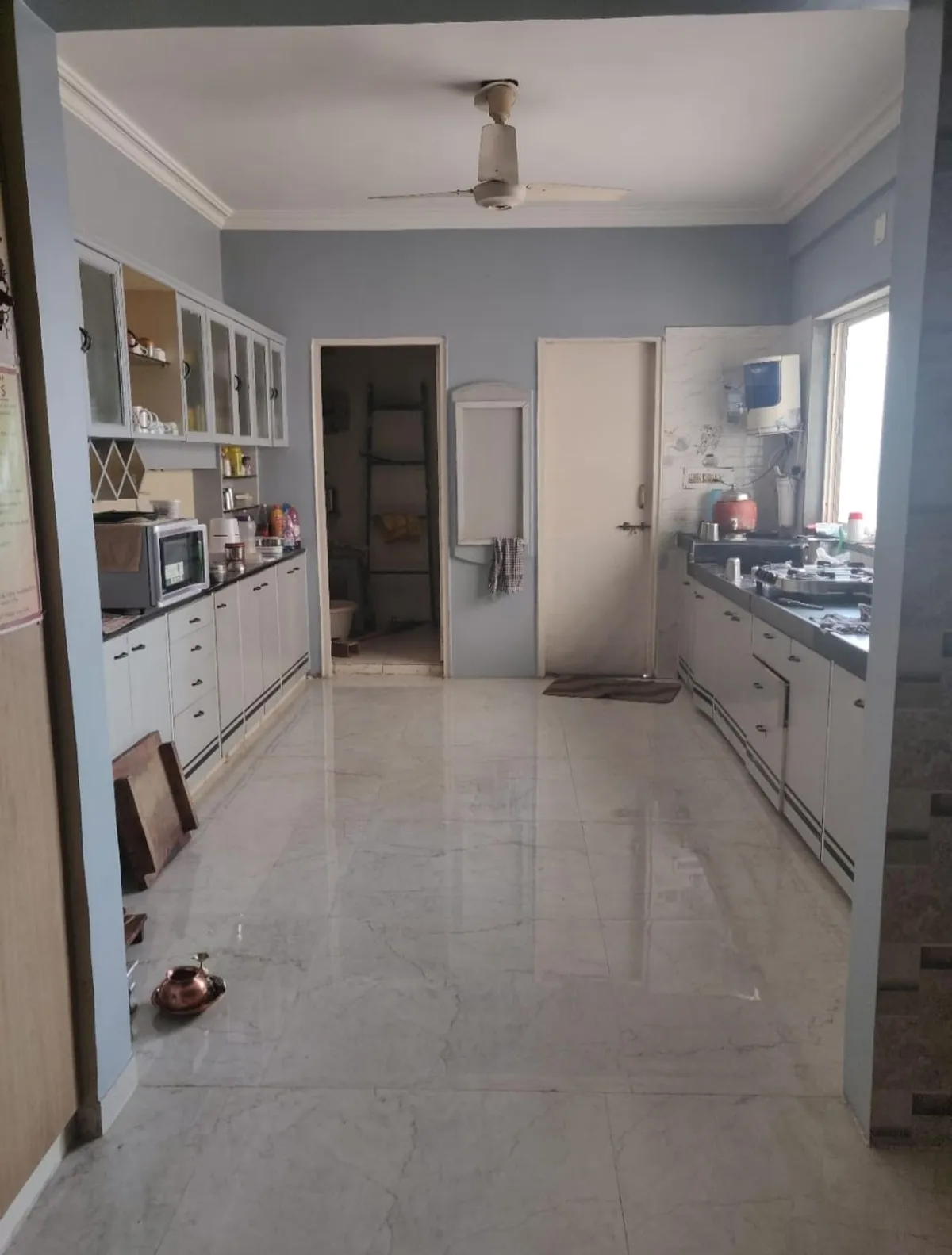 Fully furnished Flat for Sale in Ambawadi Apartment, Ambawadi, Ahmedabad